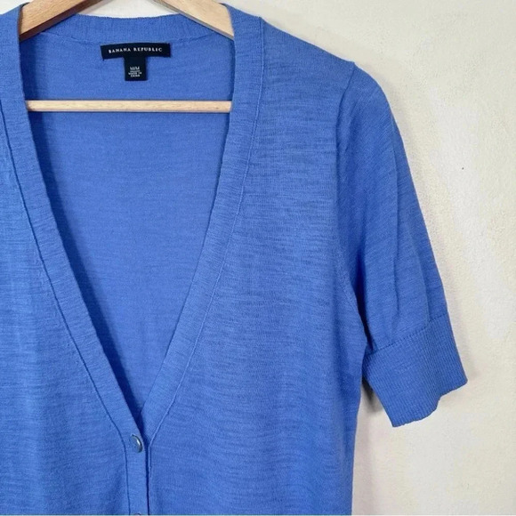 Banana Republic Womens Size Medium Vneck Button Short Sleeve Blue Cardigan - Picture 7 of 14